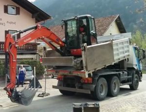 Pericolo trasporto mezzi - Francesco Tortora